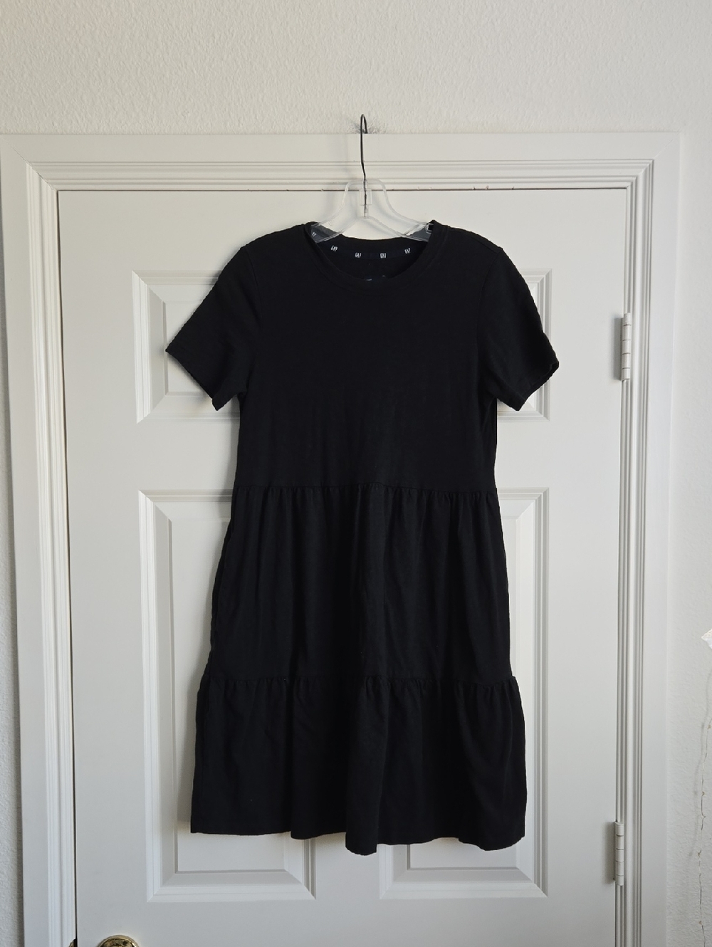 GAP Black Tiered Short Sleeve Mini Dress
